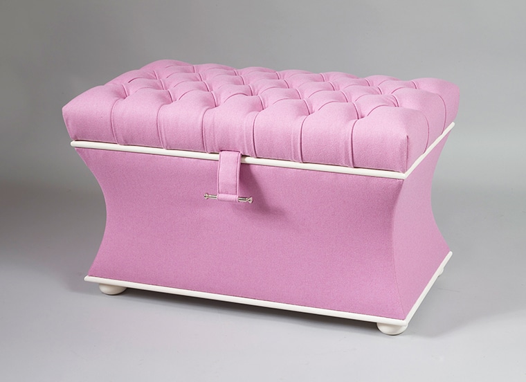 Buttoned bed end storage bench