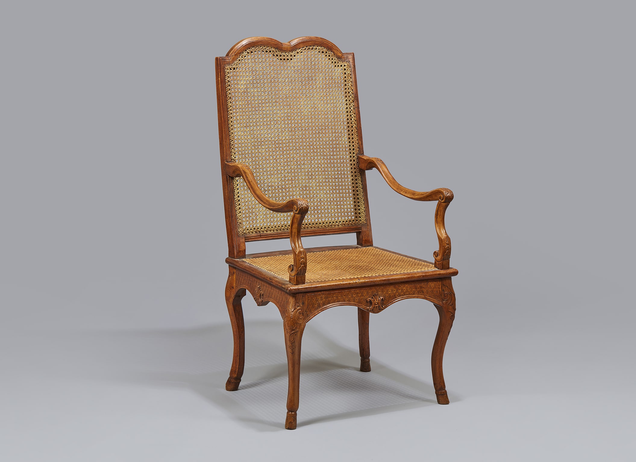 Rococo armchair: Louis XV bergere mahogany wood